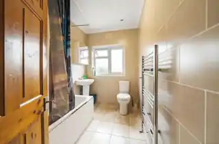 93 Morden Road, photo 3