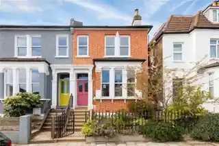 93 Thurlestone Road, photo 3