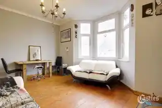 93A Bowes Road, photo 4