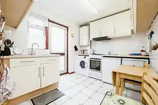 94 Babington Road, photo 2