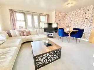 94 Lancaster Road, photo 3