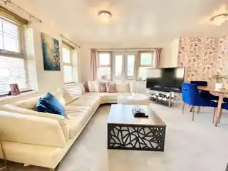 94 Lancaster Road, photo 4