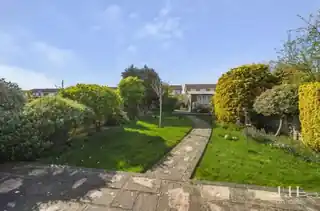 94 Suttons Lane, photo 2