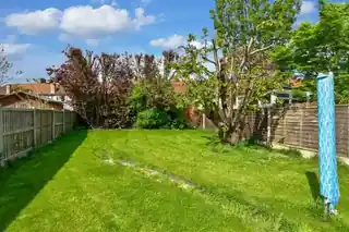 94 Waldegrave Road, photo 2
