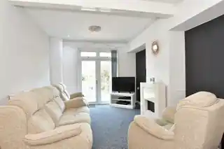 94 Waldegrave Road, photo 3