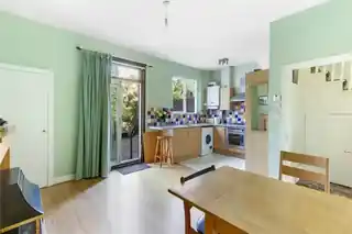 94 Warwick Road, photo 2