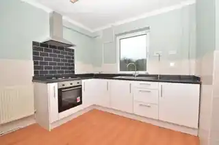 95 Elmhurst Drive, photo 4