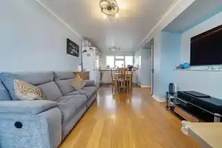 95 Redbridge Gardens, photo 3