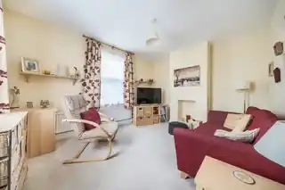 95 Rickmansworth Road, photo 2