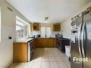 95 Rochester Avenue, photo 3