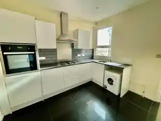 95 Sirdar Road, photo 3
