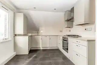95D Queens Road, photo 2