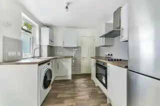96 Churchill Road, photo 3