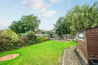 96 College Gardens, photo 4