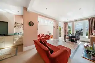 96 Harberton Road, photo 3