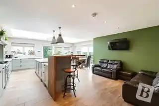 96 Harrow Drive, photo 2