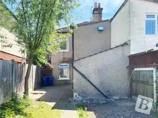 96 London Road, photo 4
