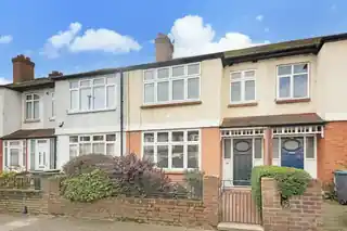 96 Mannock Road, photo 2