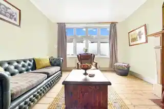 96 Mannock Road, photo 3