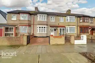 96 Rush Green Road, photo 2