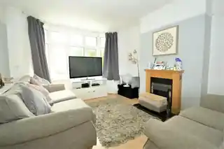 96 Villiers Avenue, photo 2