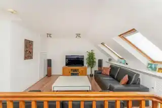 96A Gordon Hill, photo 3