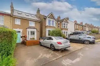 96A Gordon Hill, photo 2