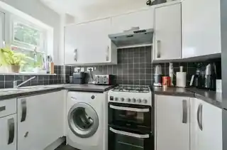 97 Boleyn Way, photo 3