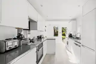 97 Bouverie Road, photo 4