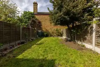 97 Clementina Road, photo 4