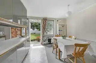 97 Fellows Road, photo 4