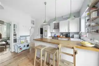 97 Forest Road, photo 2