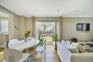 97 Redriff Road, photo 4