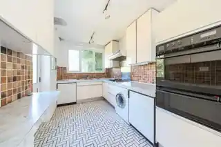 97 Whitchurch Gardens, photo 4