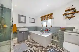 97A Shardeloes Road, photo 3