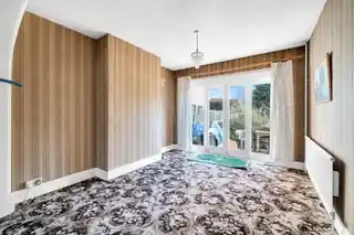98 Manor Way, photo 3