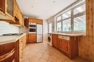 98 Raleigh Drive, photo 3