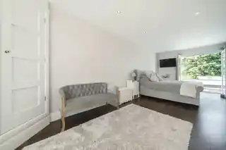 98 Riefield Road, photo 3