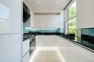 98B Thurlow Park Road, photo 3