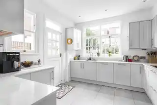 99 Esmond Road, photo 3