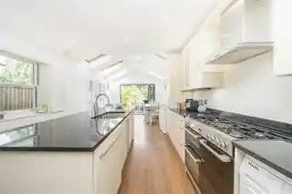 99 Munster Road, photo 3