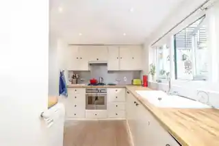 99 Sussex Way, photo 3