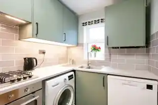99 Thamesbank Place, photo 2