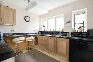 99 Virginia Road, photo 3