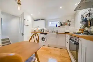 99A Brockley Grove, photo 4